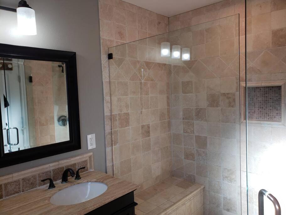 Bouganvilla 4-Bedroom, 2-Baths, Single Family House Thousand Oaks Eksteriør billede