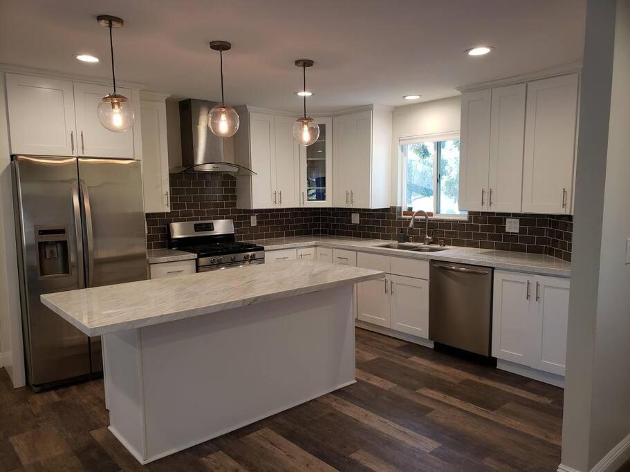 Bouganvilla 4-Bedroom, 2-Baths, Single Family House Thousand Oaks Eksteriør billede